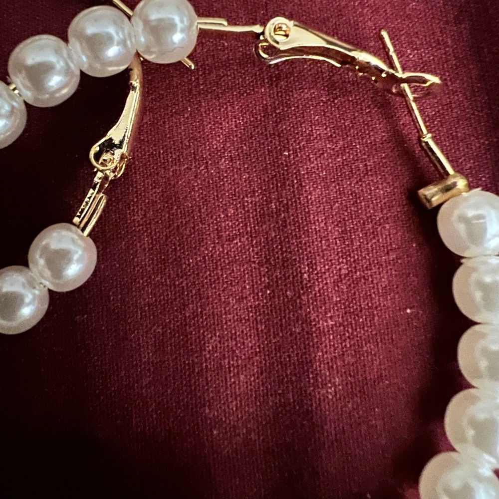 Large Pearl Hoop Earrings - Picture 3 of 3